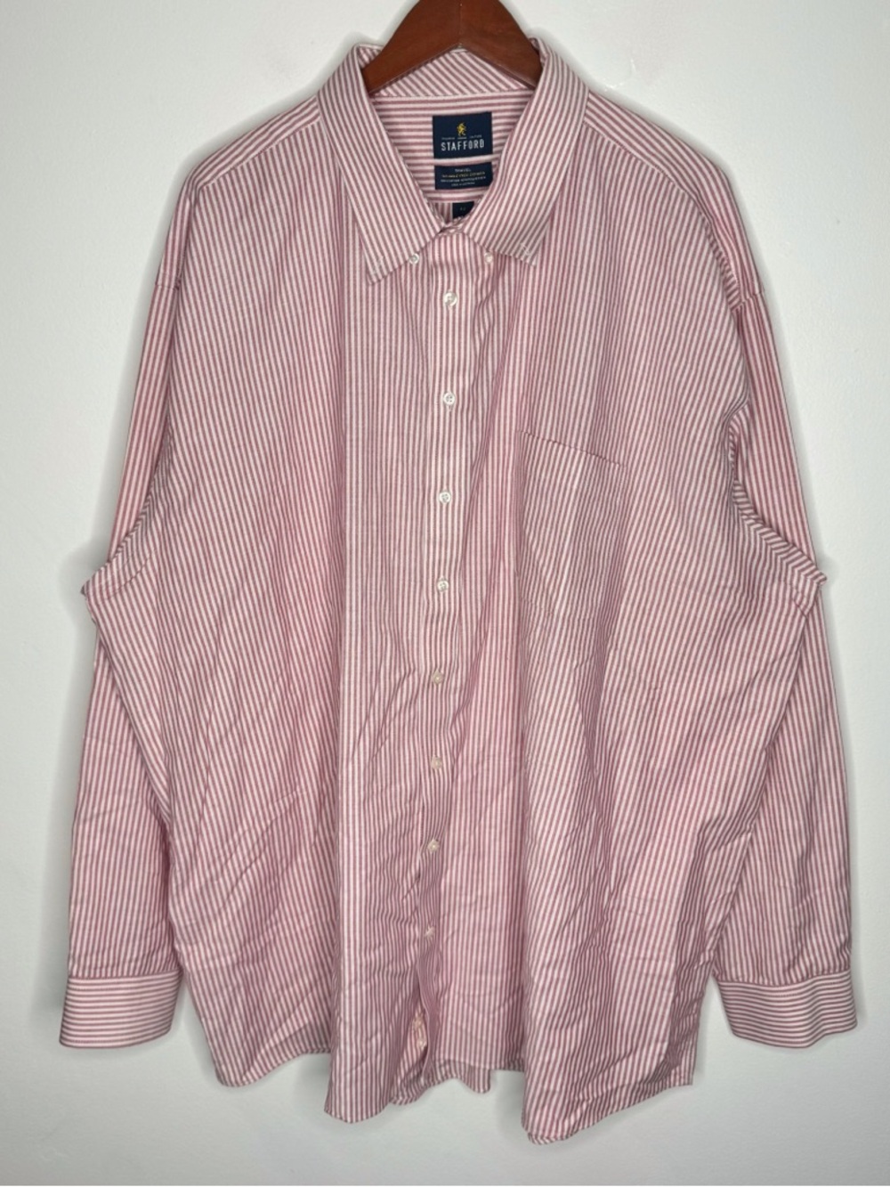 Stafford Tailored Culture Travel Wrinkle-Free Oxford Button-Down Shirt - Picture 1 of 3